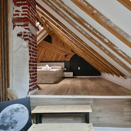 Flats With Parking * Warna