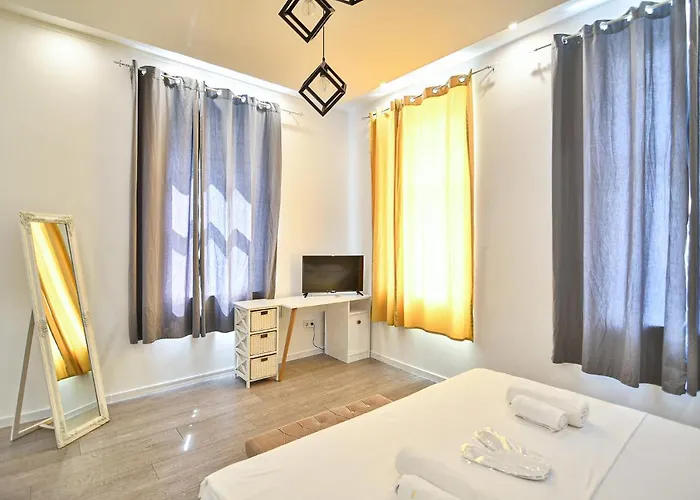 Flats With Parking アパート