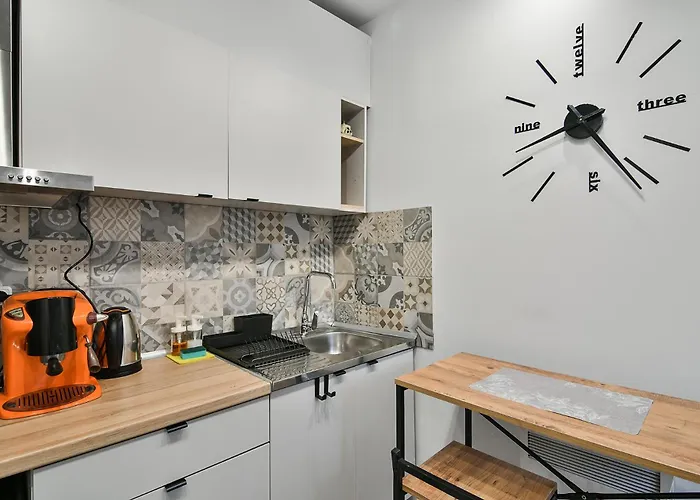 Flats With Parking アパート