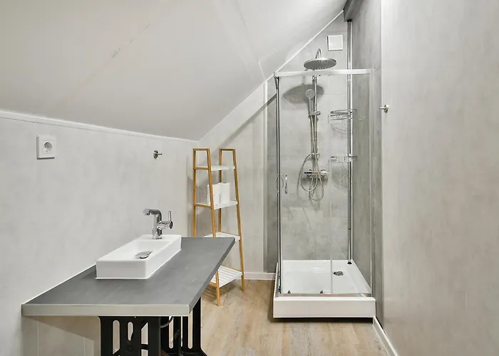 Flats With Parking アパート *